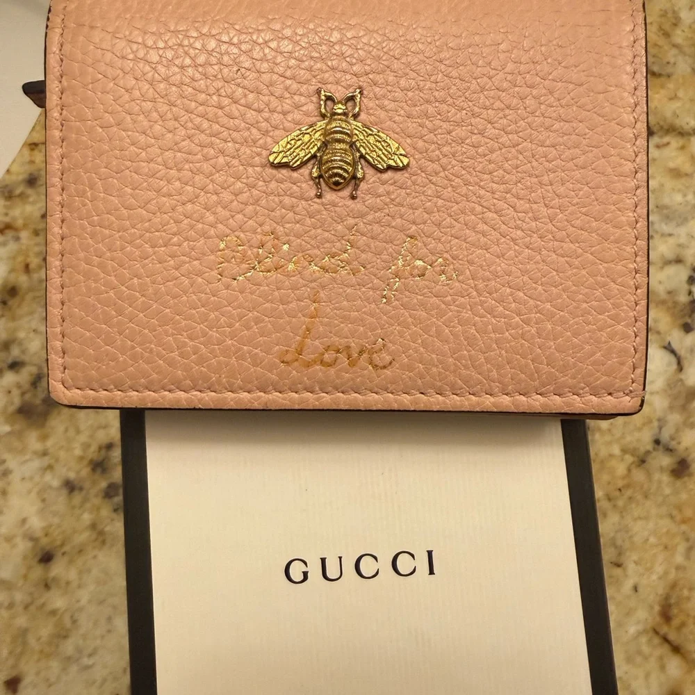 Gucci Pink Leather Card Holder with Gold Bee - Picture 4 of 4